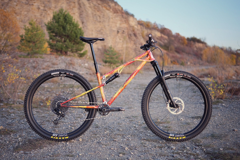 First Look: Zoceli Rutina - A 115mm Steel XC Bike With Progressive