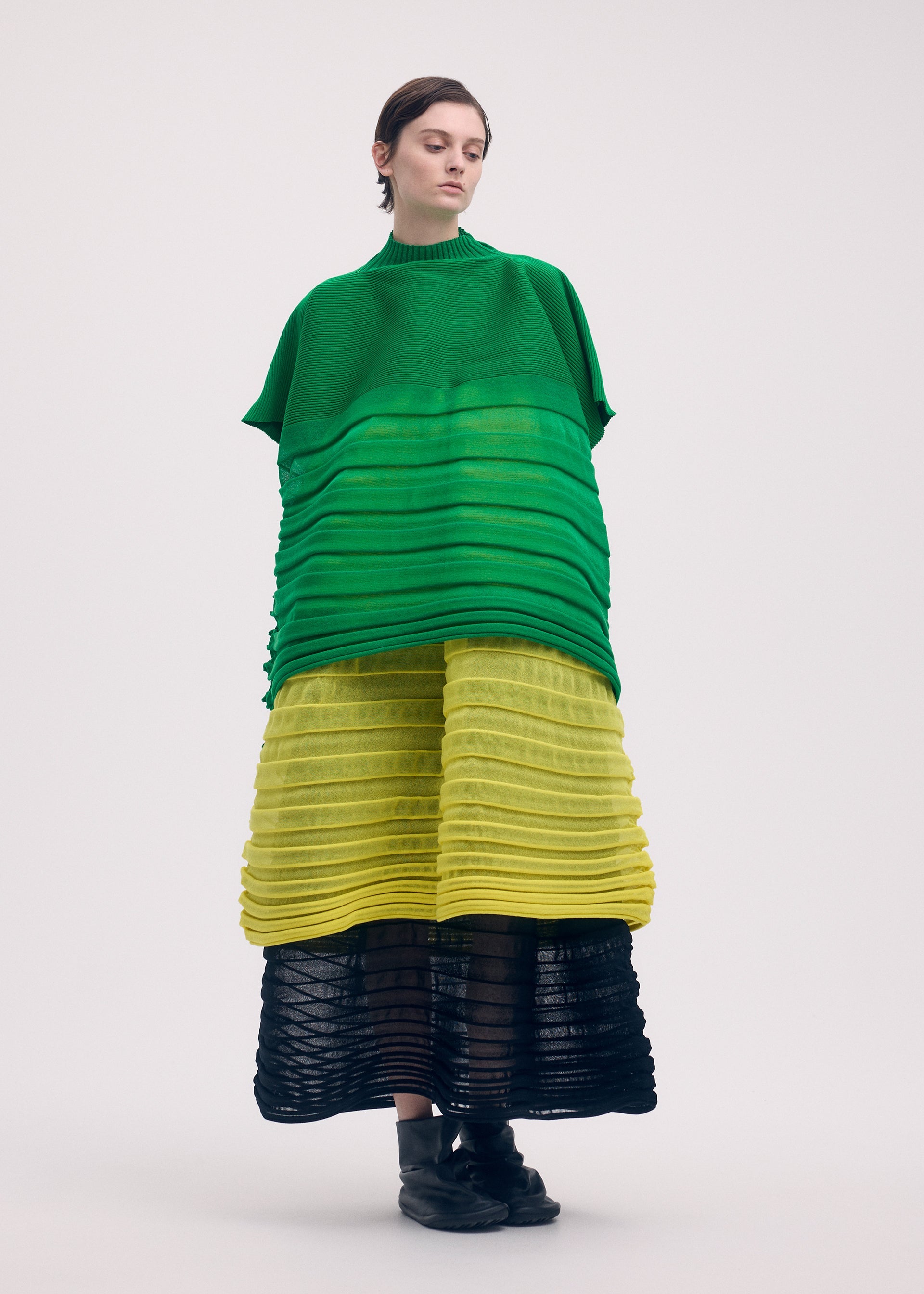 MOVING KNIT Skirt Green – ISSEY MIYAKE EU