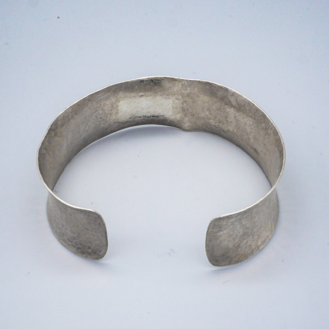 カレンシルバーバングル – the ETHNORTH GALLERY