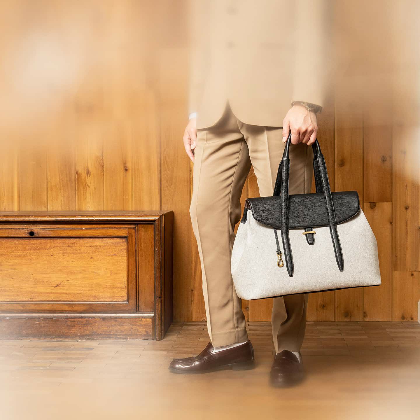 キャンバス フラップトートバッグ(S)《Embrace》 - Black × Black