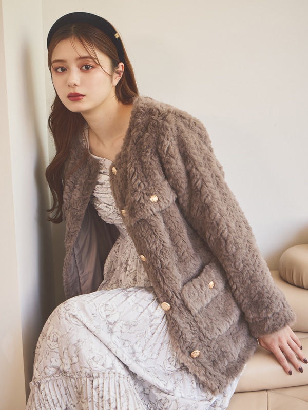 ゴールドボタンファーコート｜evelyn（エブリン）公式通販サイト