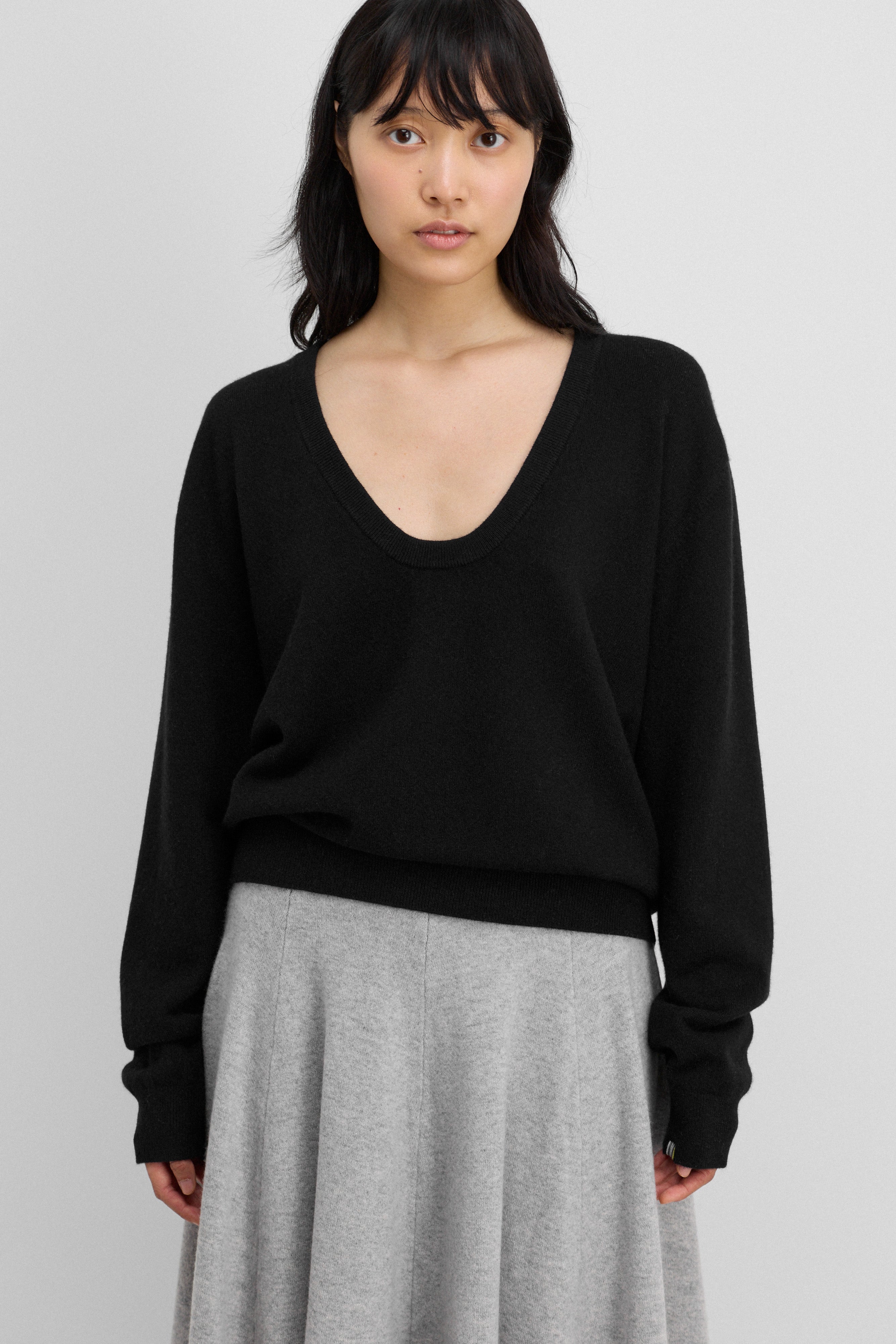 extreme cashmere scoop neck sweater – n°424 jacob – extreme cashmere x