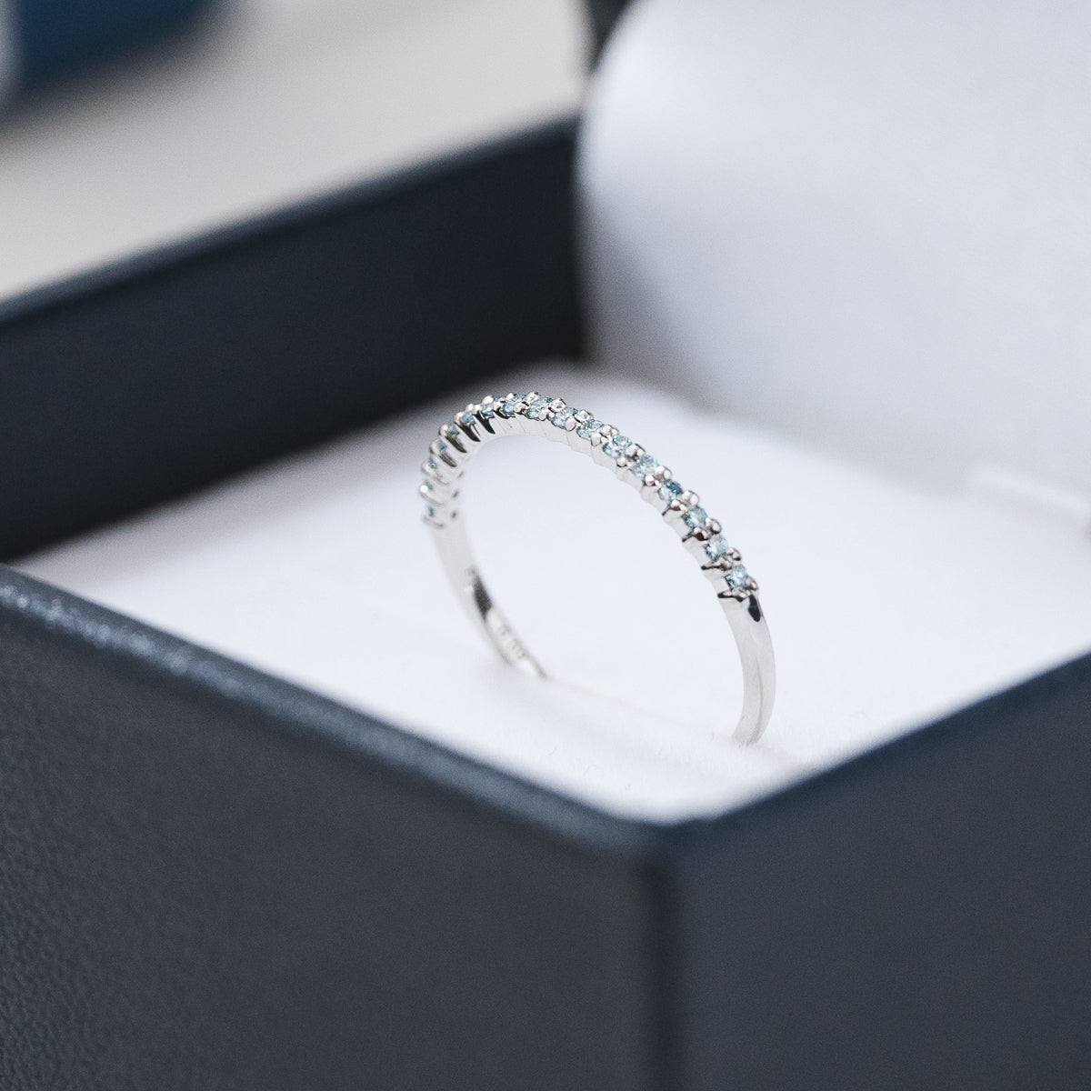 エタニティリング 0.09ct PT900 プラチナ アイスブルーダイヤモンド