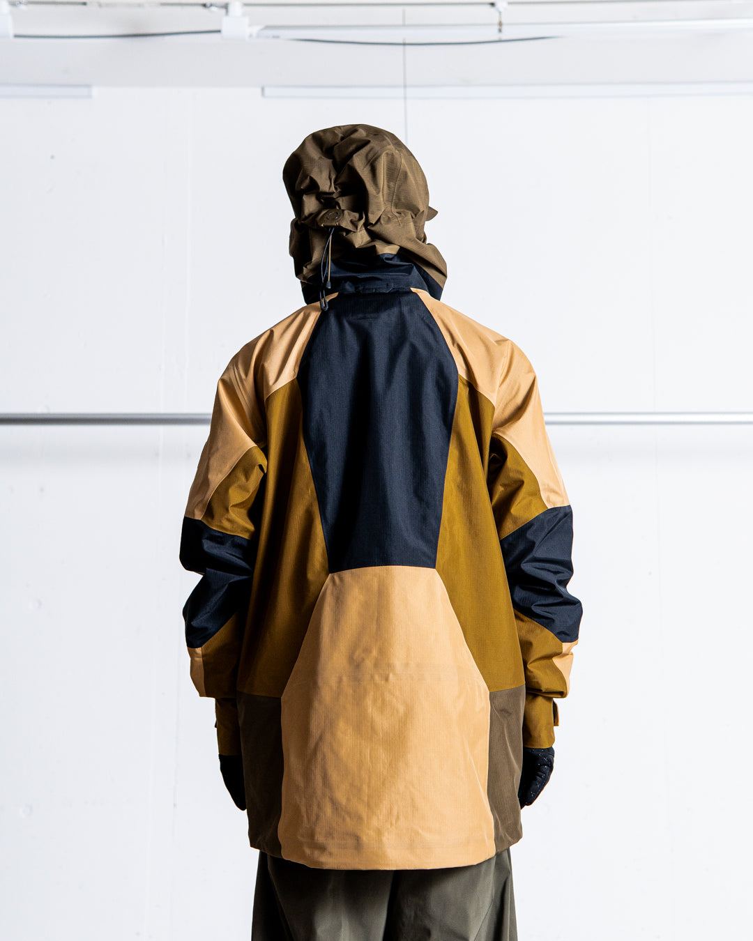 通販] Peak Performance (ピーク パフォーマンス) Trail 3L Hipe