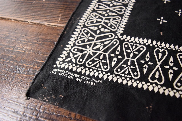 60's〜70's ブラッククロス柄バンダナ 60年代 70年代 十字 黒クロス