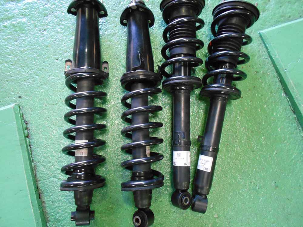 レクサス ISの純正サスペンション交換と四輪アライメント - カー用品持