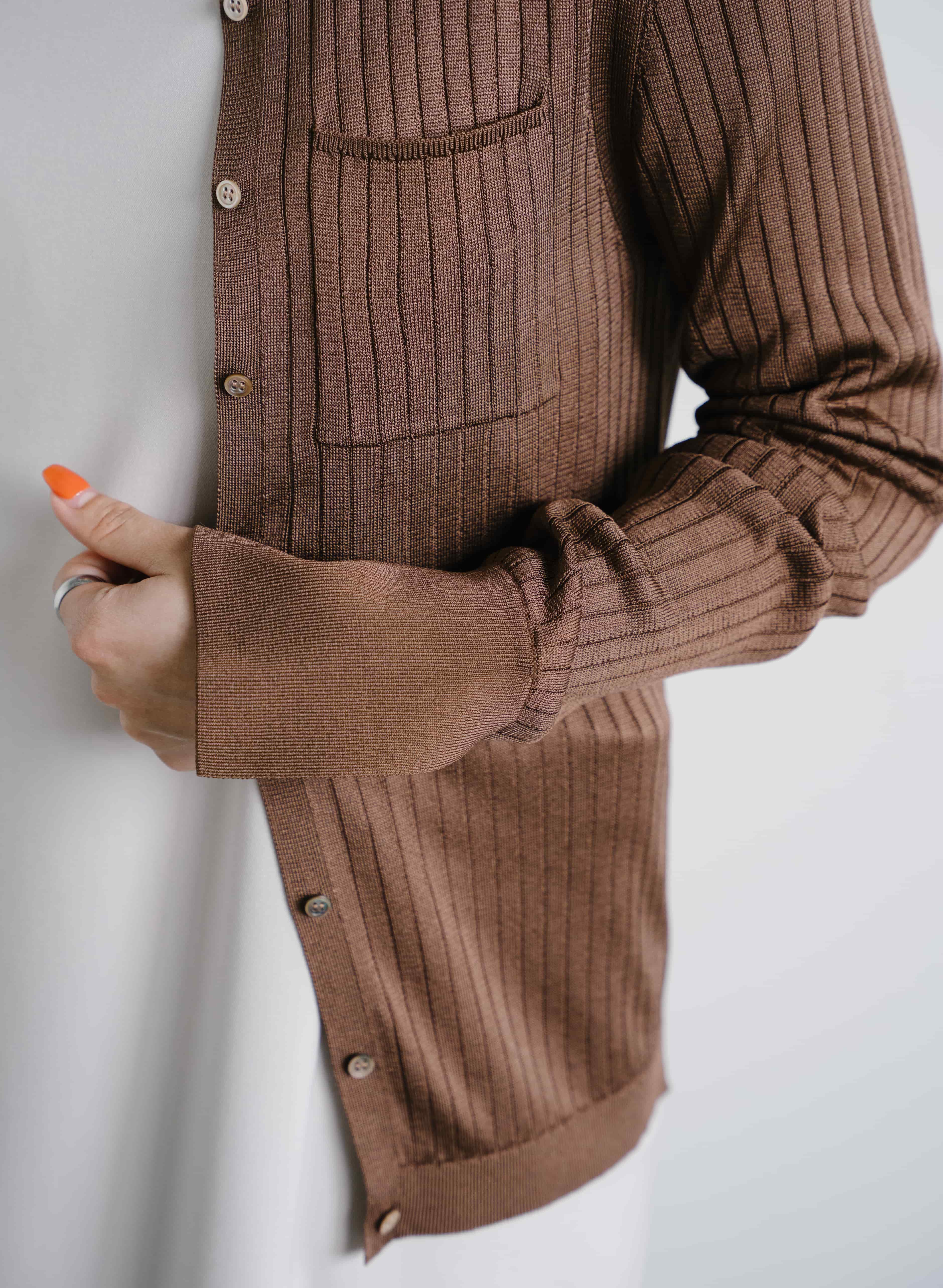 アセテートリブカーディガン｜LOUNIE（ルーニィ）公式サイト／公式