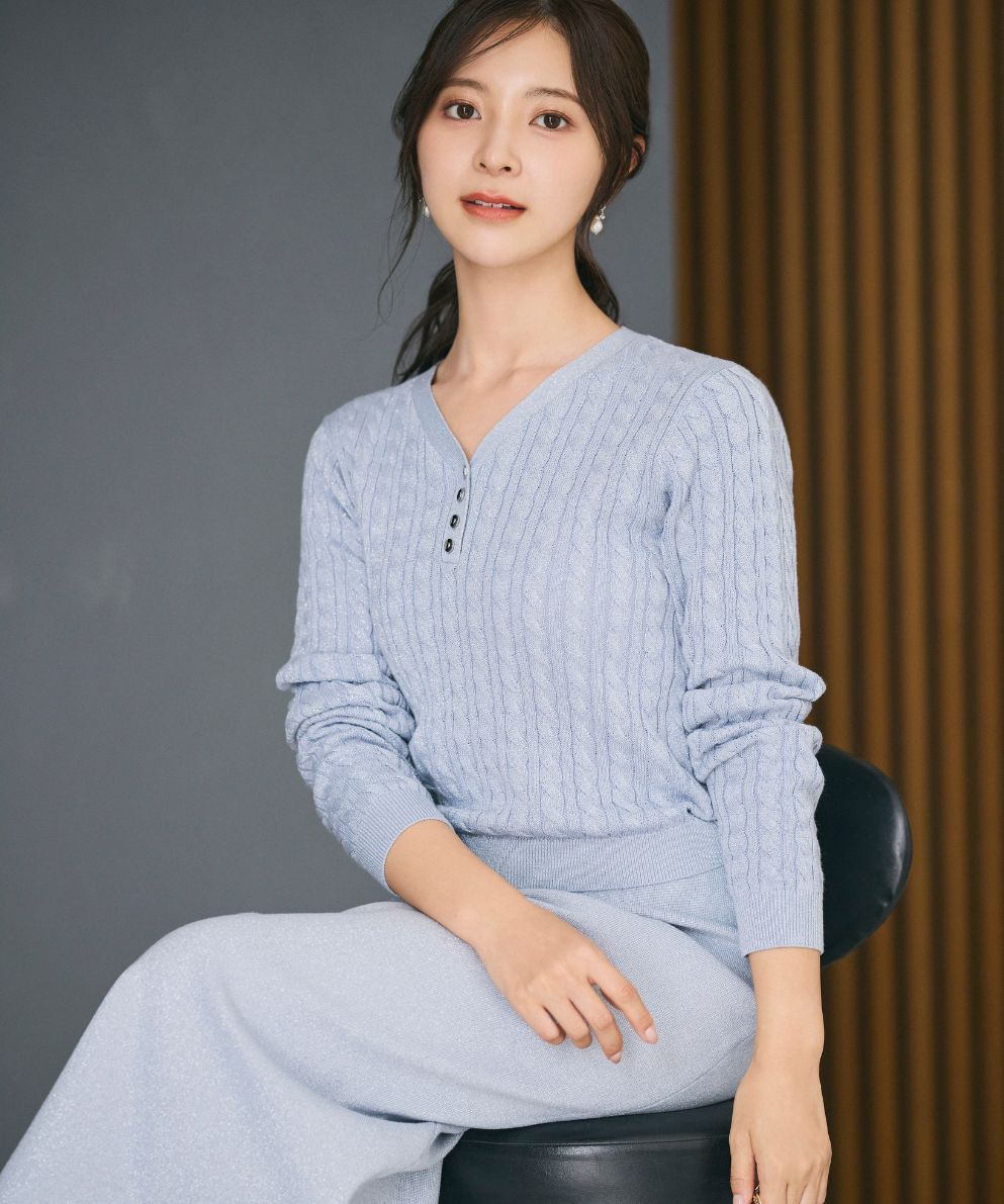 ミニケーブルプルオーバー+ストレートスカート ニットアップ｜Stola