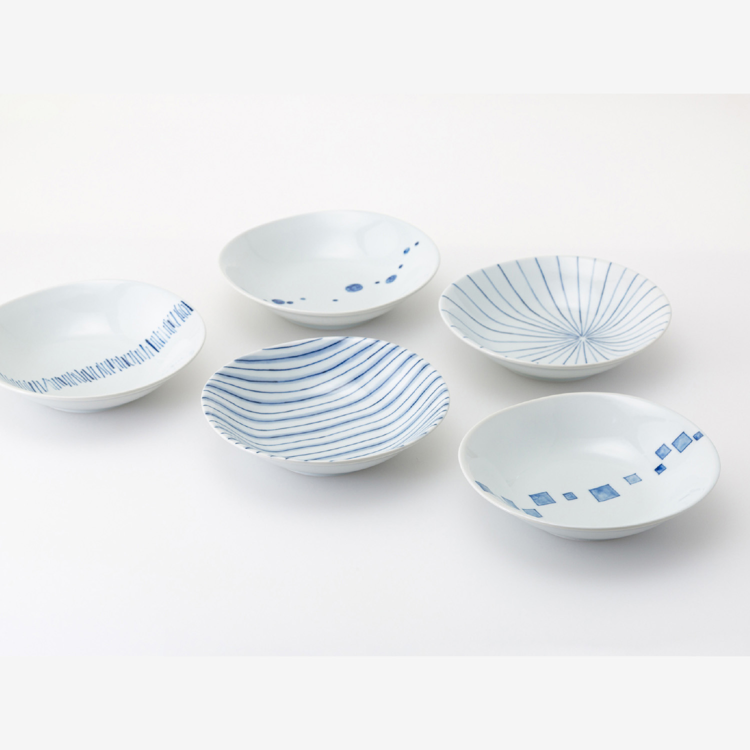 Price Gift｜染付幾何紋 楕円皿揃 M｜西海陶器 | SAIKAI B-SHOP｜西海