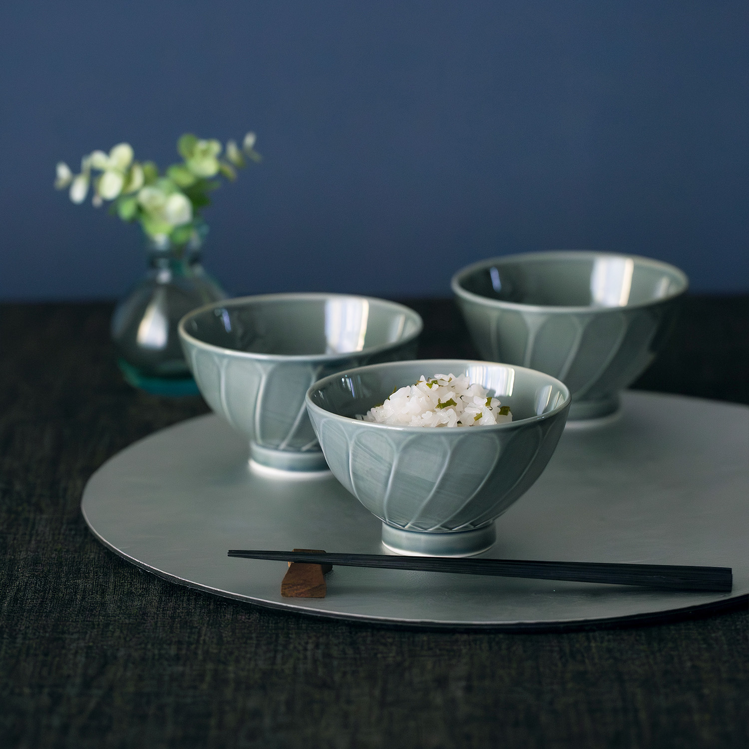 Standard Edition｜彫刻紋〈藍墨〉24cm皿｜西海陶器 | SAIKAI B-SHOP