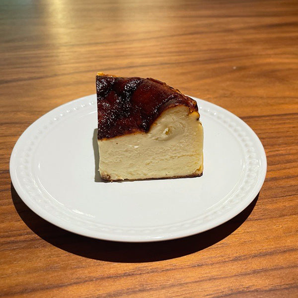 ベルリーベ 濃厚なめらかバスクチーズケーキ 冷凍 4個 | フーヅ