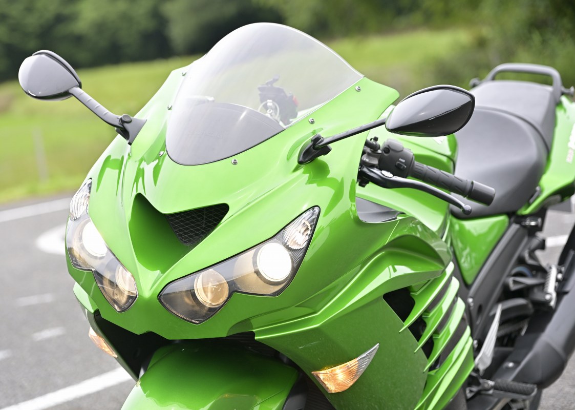 ZZR1400（Ninja ZX-14R欧州仕様）解説＆試乗インプレ】上品＆上質で