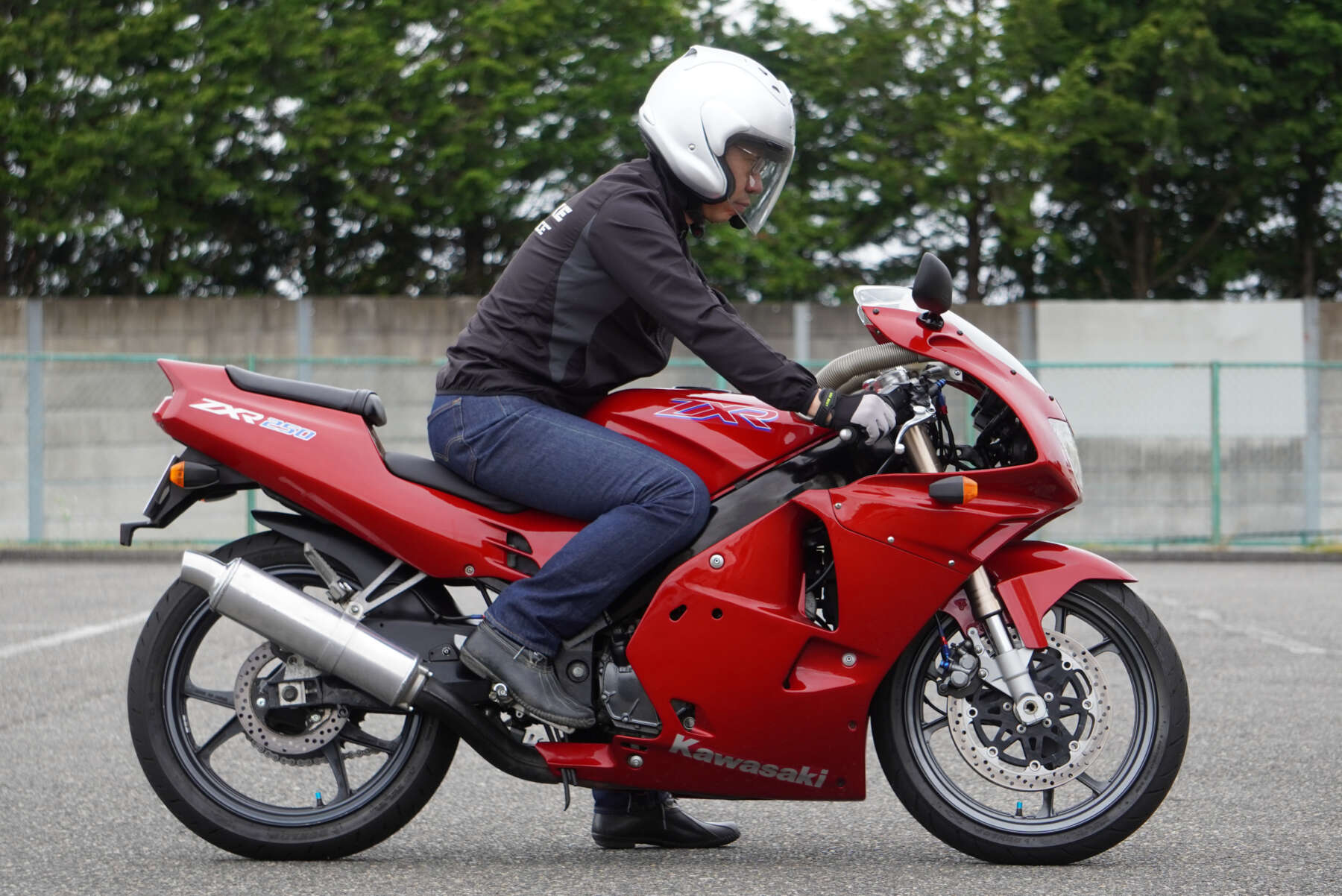 ZXR250はZX-25Rに繋がるカワサキ初の4気筒250cc、超高回転型エンジンが