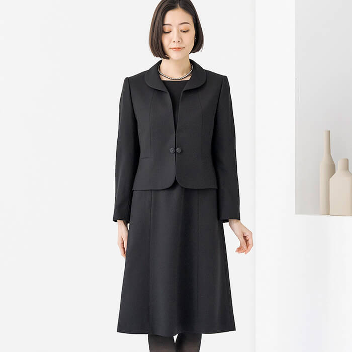 ショールカラーのアンサンブル 9号・ブラック｜東京ソワール