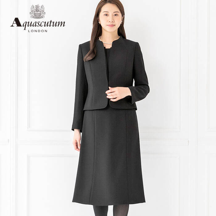 ストレッチ素材を使用したアンサンブル 11号・ブラック｜東京