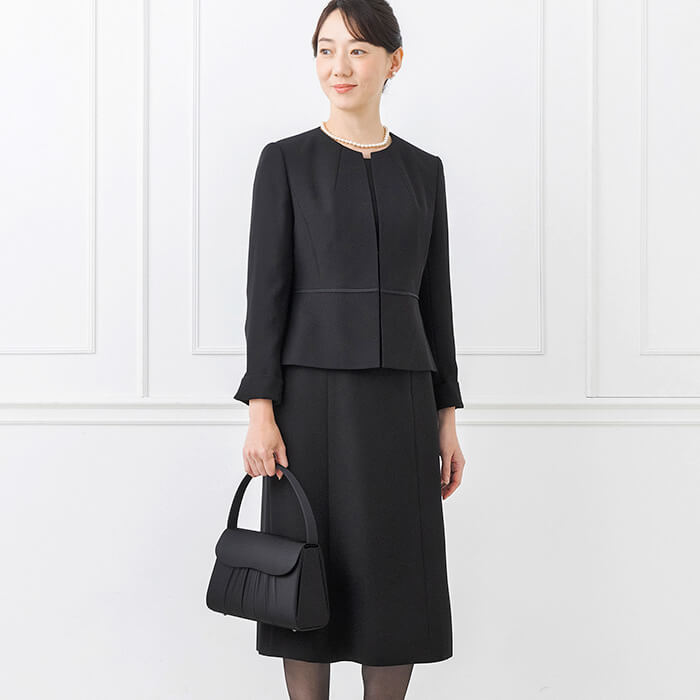 ノーカラージャケットのアンサンブル 9号・ブラック｜東京ソワール