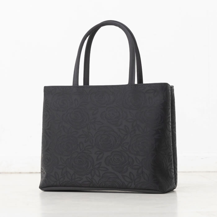 エレガントなローズモチーフトート ・ブラック｜東京ソワール