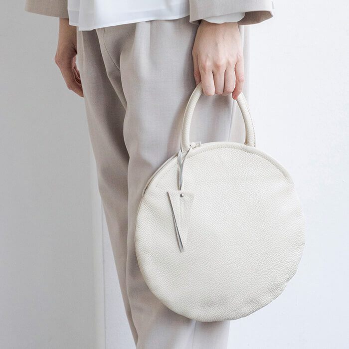 アンヴォクール｜円形ハンドバッグ・オフホワイト｜東京ソワール