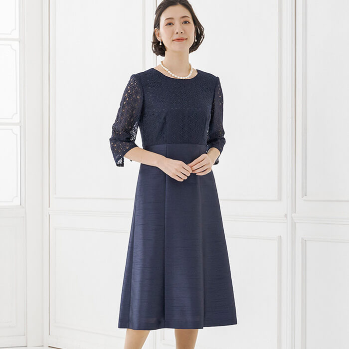 ラッセルレースとシャンタンのコンビワンピース 9号・ネイビー｜東京