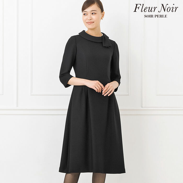 クラシカルで上品なアンサンブル 11号・ブラック｜東京ソワール