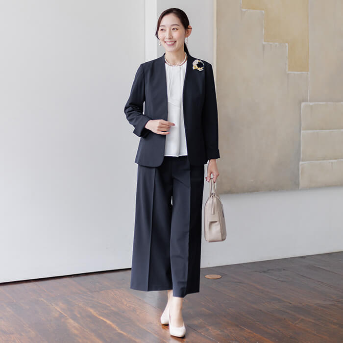 洗える｜大人の頼れるパンツスーツ 7号・ネイビー｜東京ソワール