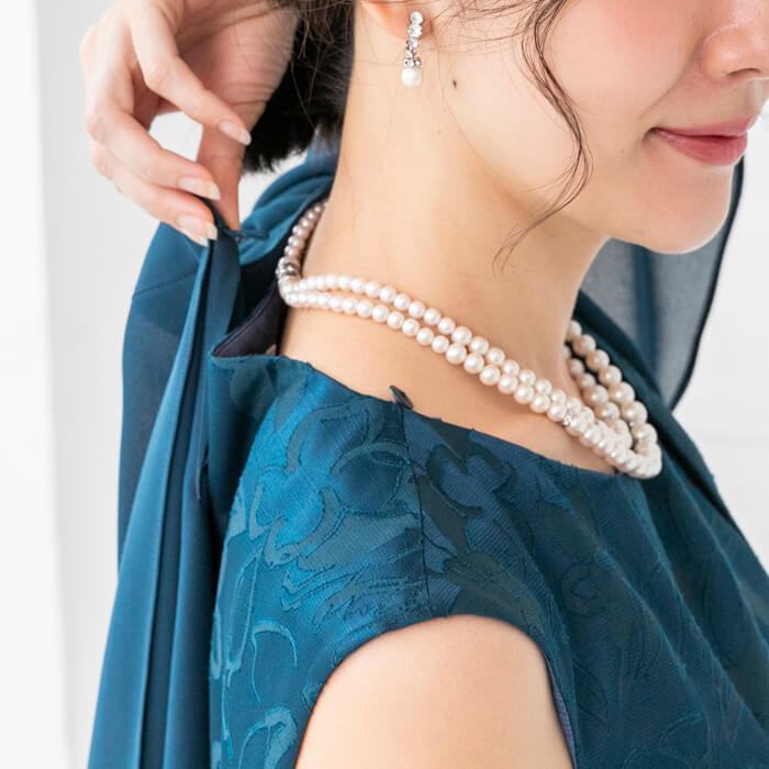 ケープ付き前開きのロングドレス 9号・ダルブルー｜東京ソワール