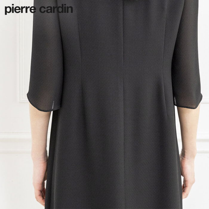 花びらフォルムのフォーマルワンピース 9号・ブラック｜東京ソワール