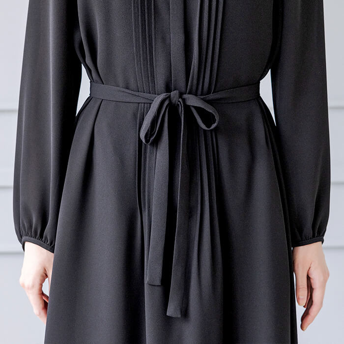 洗える｜フェミニンなピンタックワンピース M・ブラック｜東京