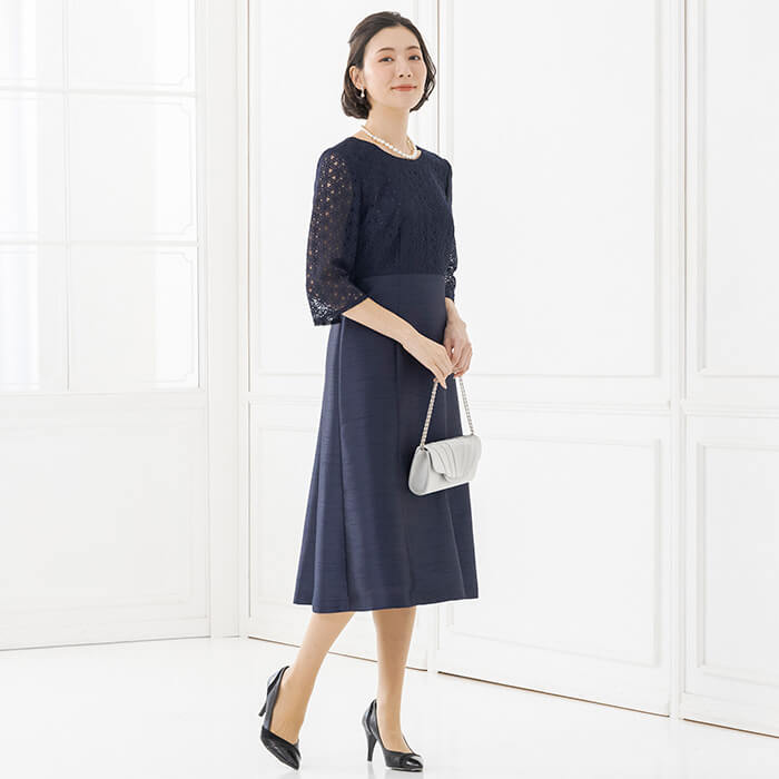 ラッセルレースとシャンタンのコンビワンピース 9号・ネイビー｜東京