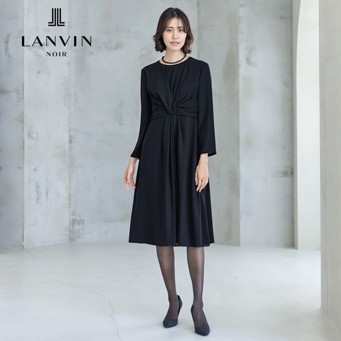 ねじりディティ―ルがポイントのモダンなワンピース 9号・ブラック