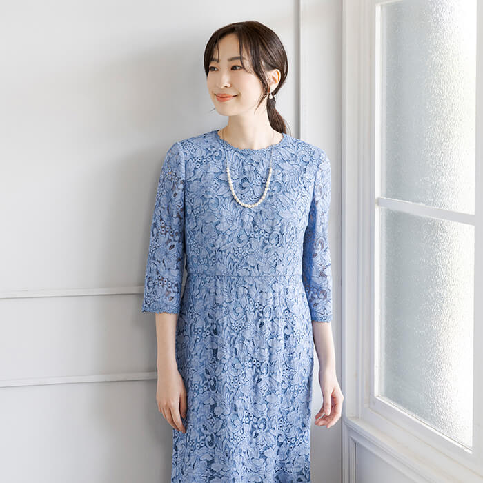 華やかな総レースのワンピース 9号・スカイブルー｜東京ソワール