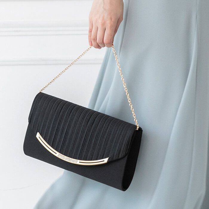 プリーツデザインのパーティーバッグ ・ブラック｜東京ソワール