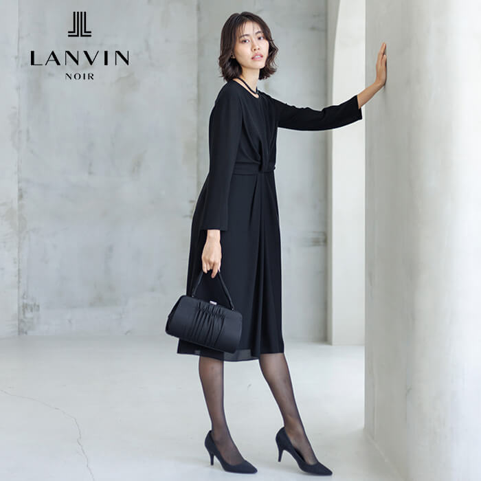 ねじりディティ―ルがポイントのモダンなワンピース 9号・ブラック