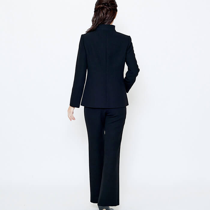 暖か素材のパンツスーツ 9号・ブラック｜東京ソワールオンラインストア