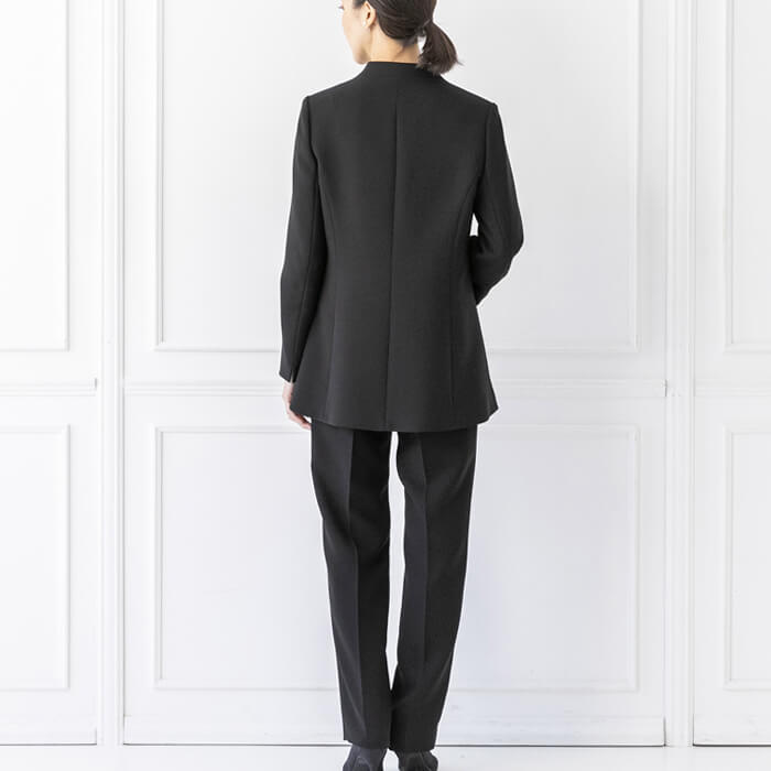 洗える｜ストレッチ素材のパンツスーツ 15号・ブラック｜東京