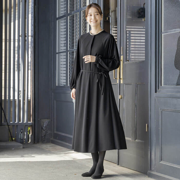 体型も年齢も包み込む、お手入れ楽々万能ドレス M・ブラック｜東京