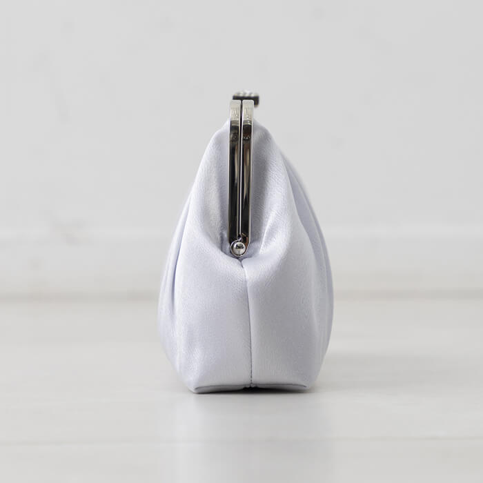 がま口タイプのパーティーバッグ ・シルバー｜東京ソワールオンライン