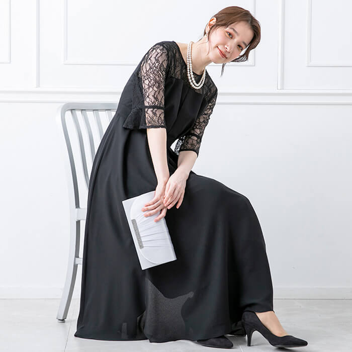 レースがフェミニンなAラインドレス 9号・ブラック｜東京ソワール