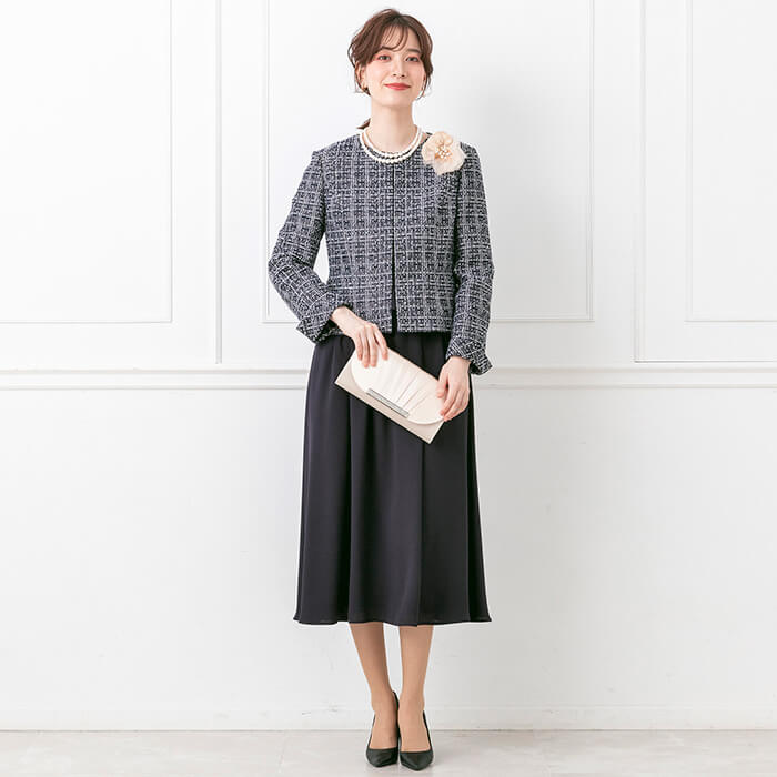 上品なジャカードジャケットのセレモニースーツ 7号・ネイビー｜東京