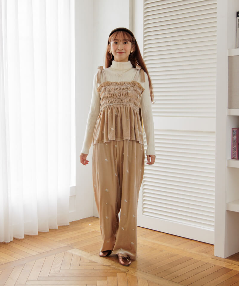 40%OFF】velour embroidery pants～ﾍﾞﾛｱｴﾝﾌﾞﾛｲﾀﾞﾘｰﾊﾟﾝﾂ | flower