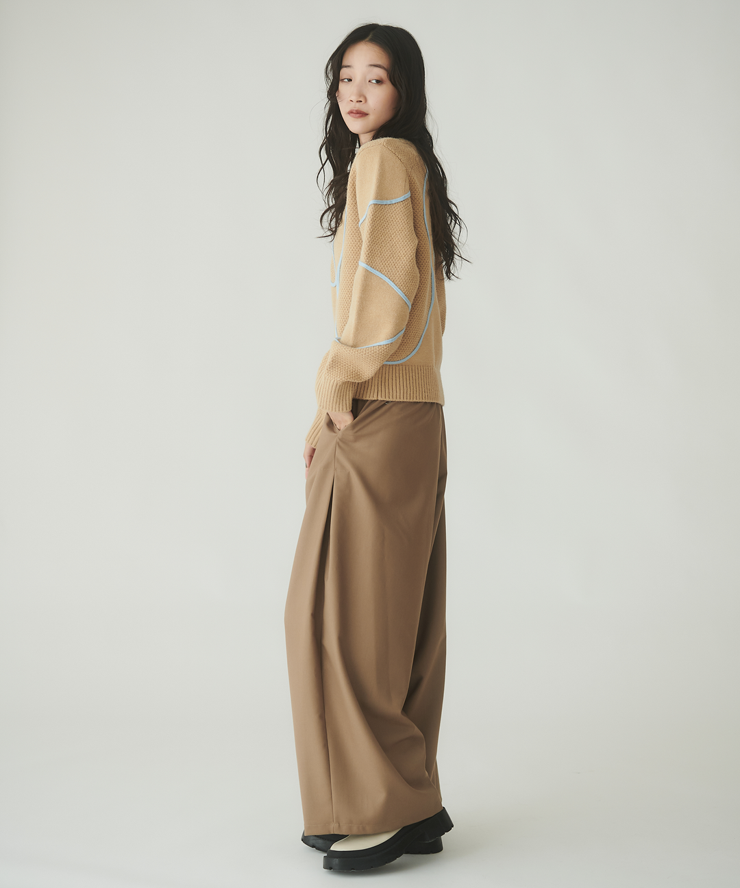 コードエンブロイダリーニット – FACE SANS FARD