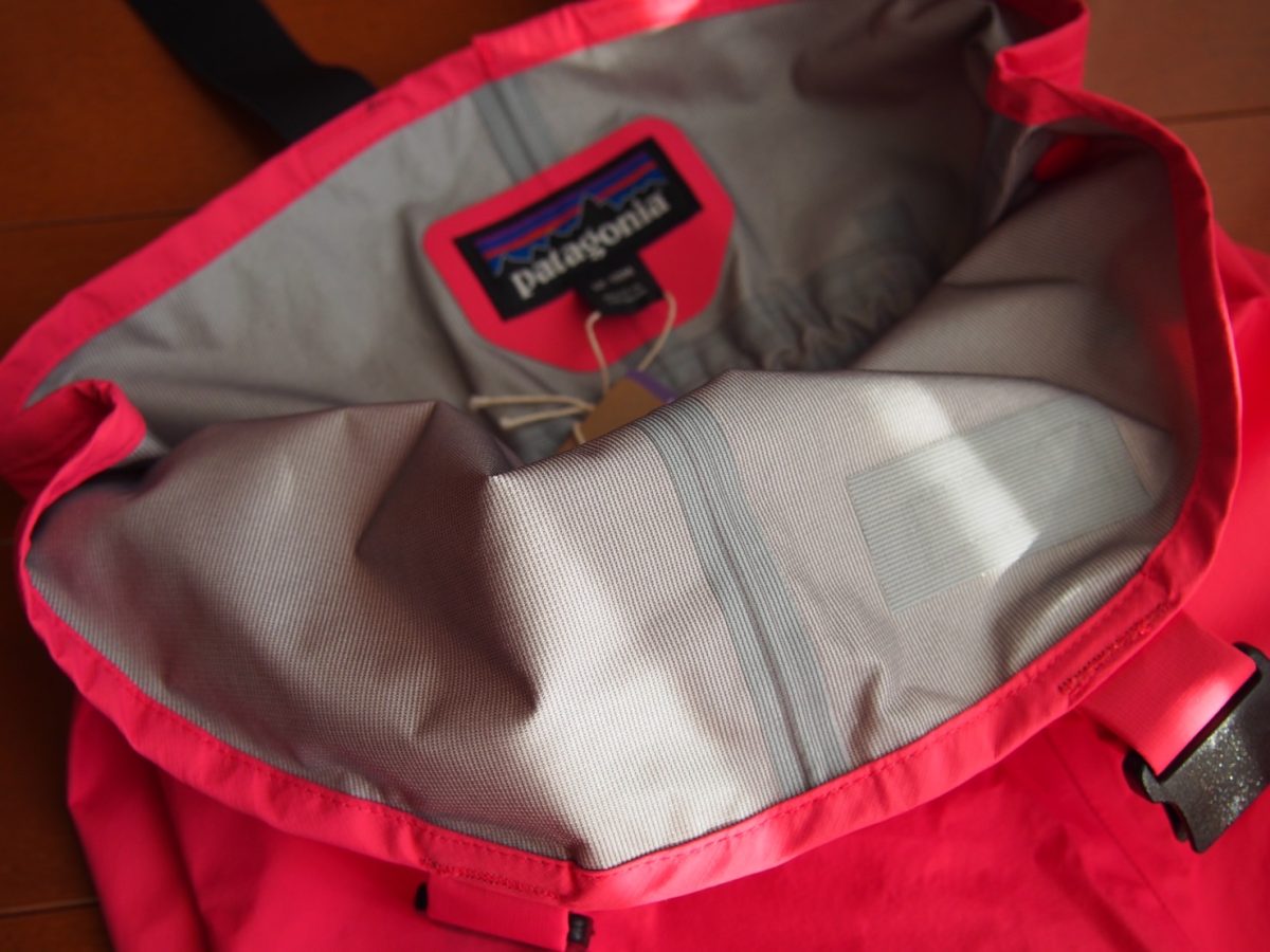 山の出産祝い│パタゴニア／ベビー・トレントシェル 3L・ビブ | ランドネ