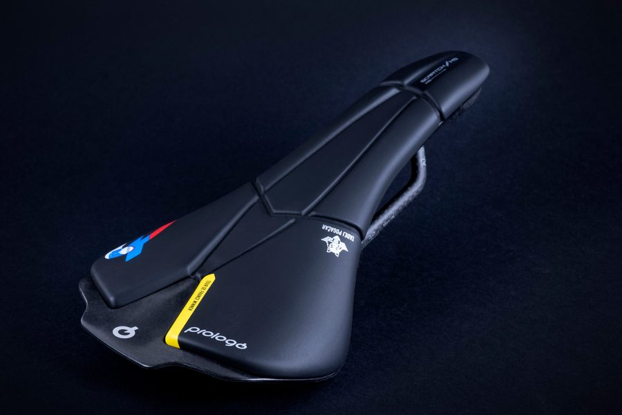 ポガチャル専用「スクラッチM5」、ツール2連覇の記念サドルが数量限定