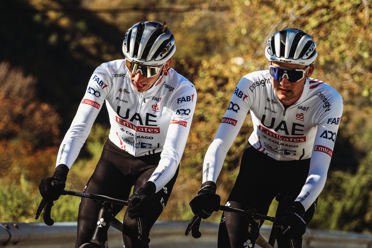 ウェアブランド「ピセイ」とワールドツアー「UAE チーム・エミレーツ