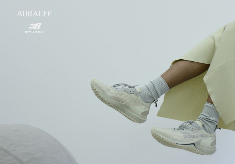 ニューバランスとオーラリーのコラボシューズが再び登場！速さを追及