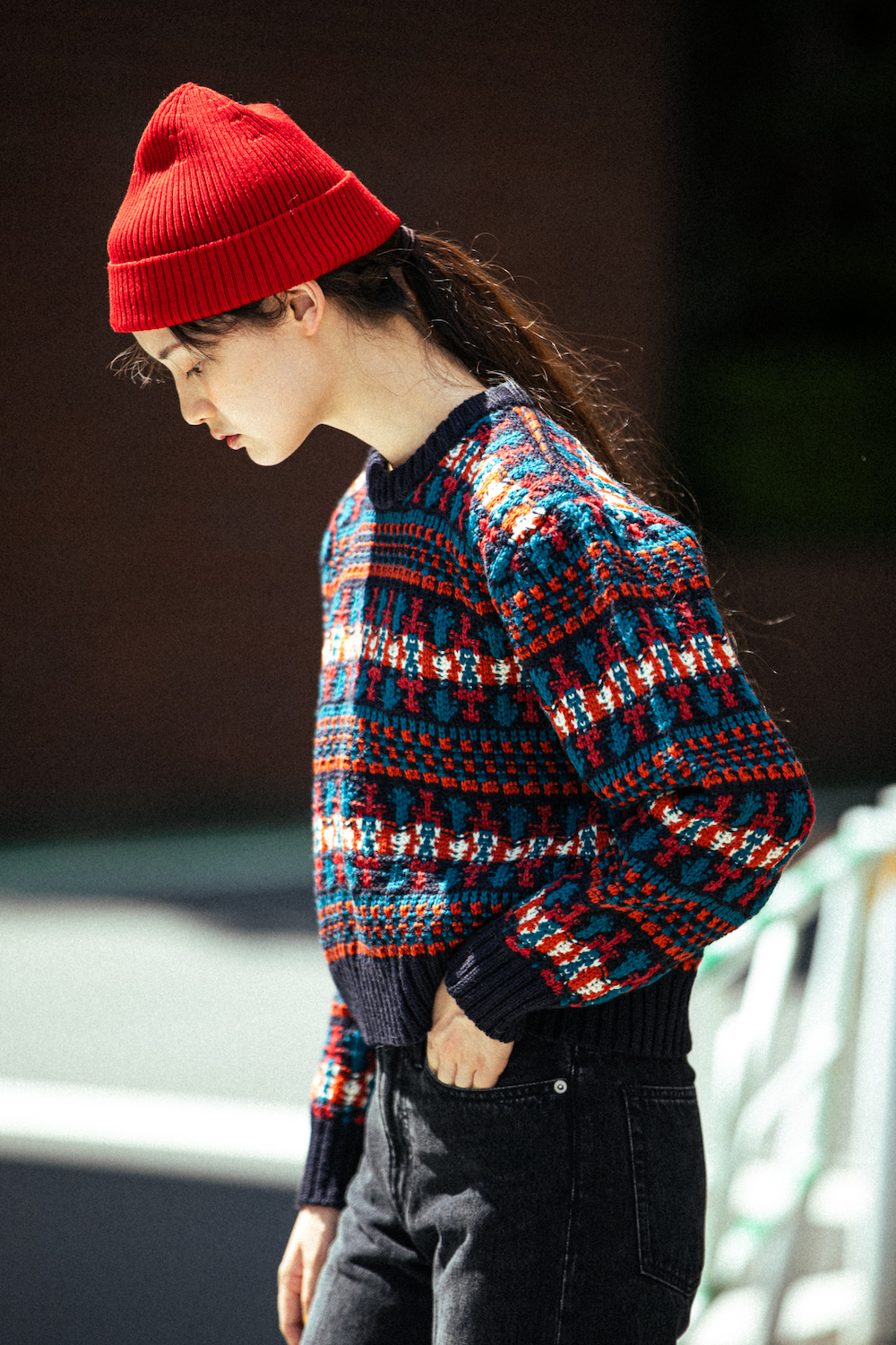 幾何学模様のボーダー柄が印象的。シェトランドウールで編まれた