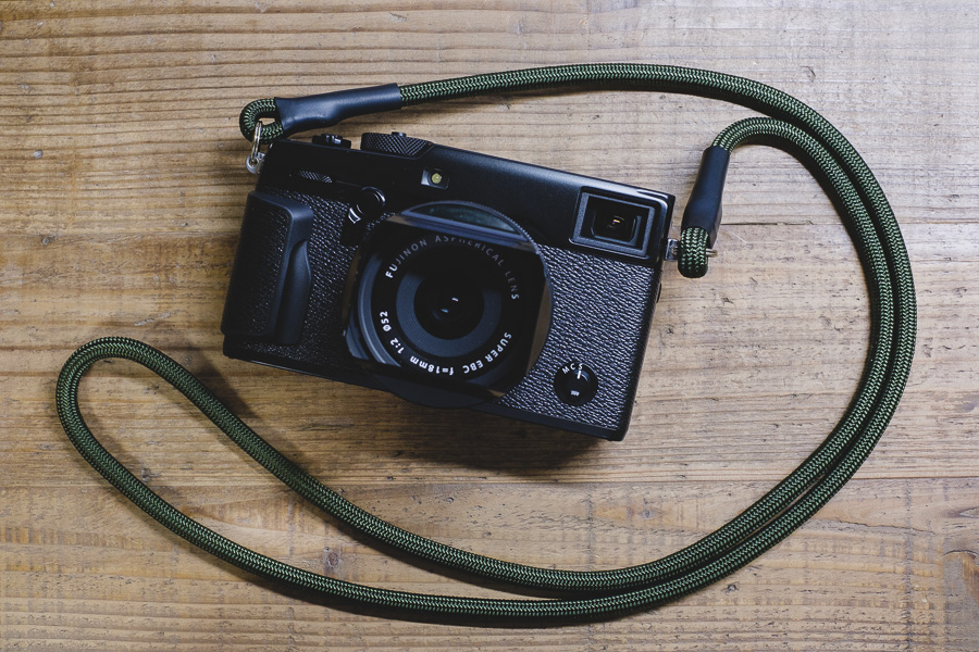 X-Pro2 に丸紐ストラップ、グリップ、シャッターボタン、サムレストを