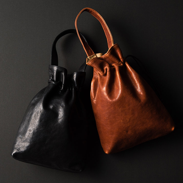 Creed】レザー巾着バッグ | 藤巻百貨店