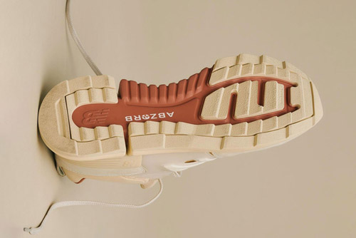 New Balance｜第2弾となるオーラリとのコラボ最新作「R_C2」が再登場