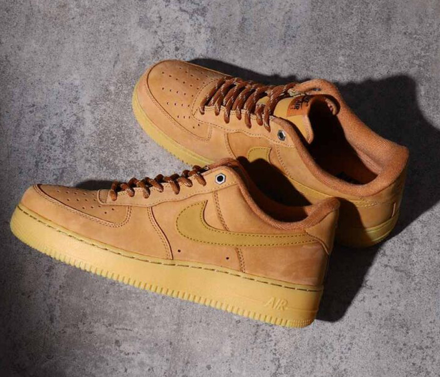 秋シーズンの鉄板キックス、エアフォース1 LOW Flax が再販！2022年1月